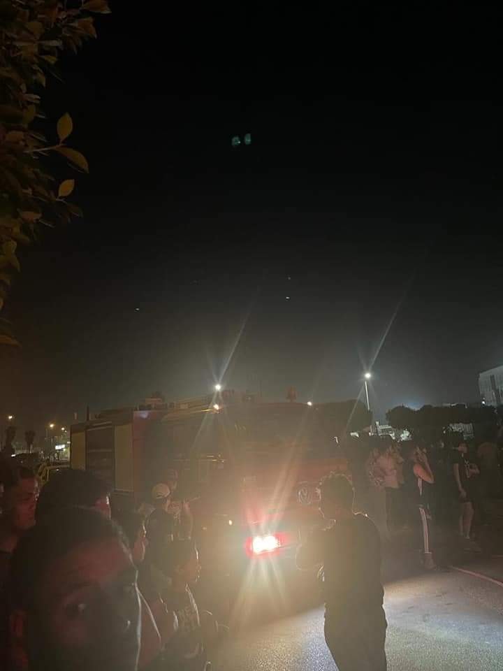 السيطرة على حريق بمحل تحف في العاشر من رمضان