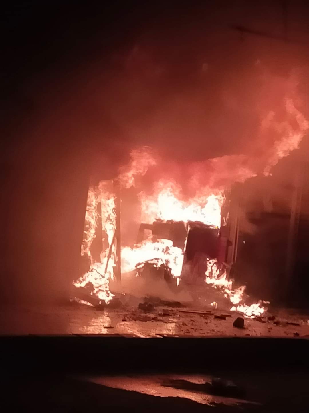 حريق بمحل تحف في العاشر من رمضان 04