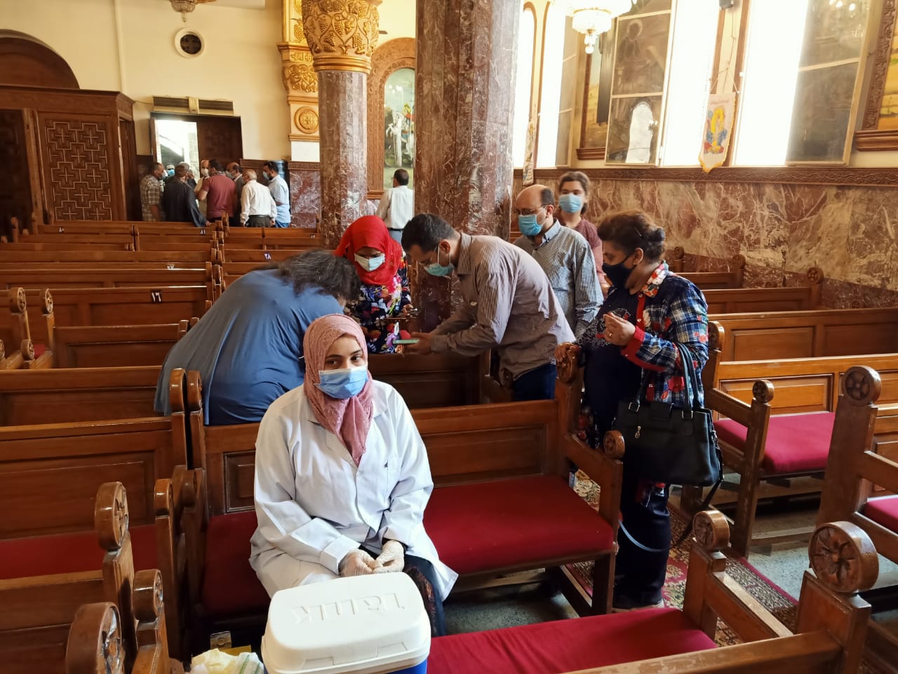 تطعيم المسيحيين بلقاح كورونا في كنائس الأرثوذكس بالشرقية 01