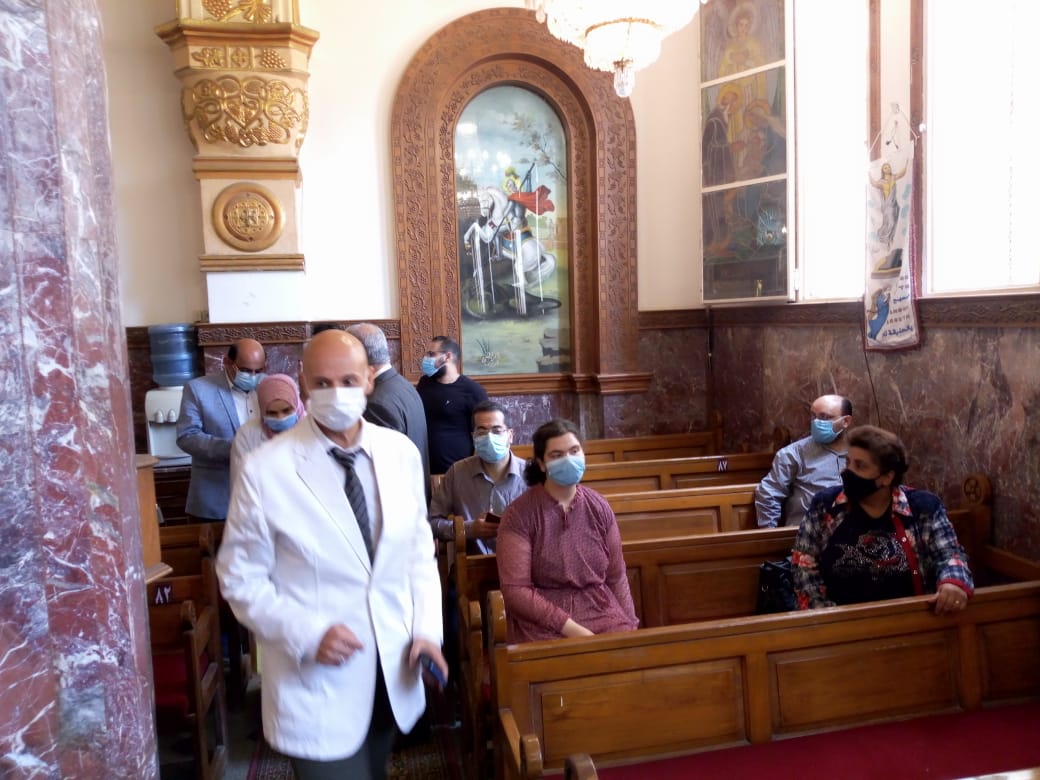 وكيل وزارة الصحة يتابع تطعيم المسيحيين بلقاح كورونا في كنائس الأرثوذكس بالشرقية 04