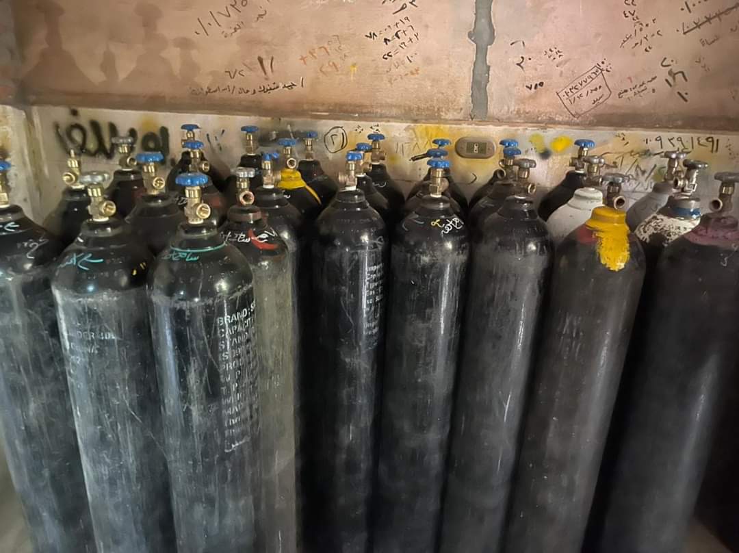 ضبط أسطوانات أكسجين في مخزن غير مرخص بالفيوم