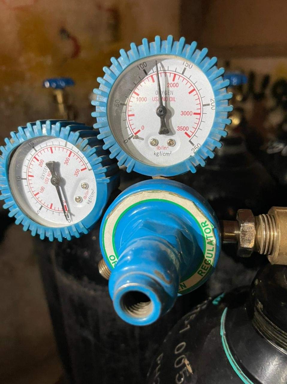 ضبط أسطوانات أكسجين في مخزن غير مرخص بالفيوم