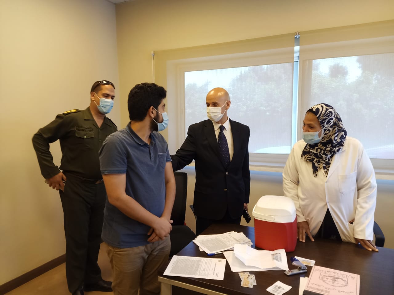 تطعيم مرضى الأورام بمركز القوات المسلحة بالشرقية بلقاح كورنا 02