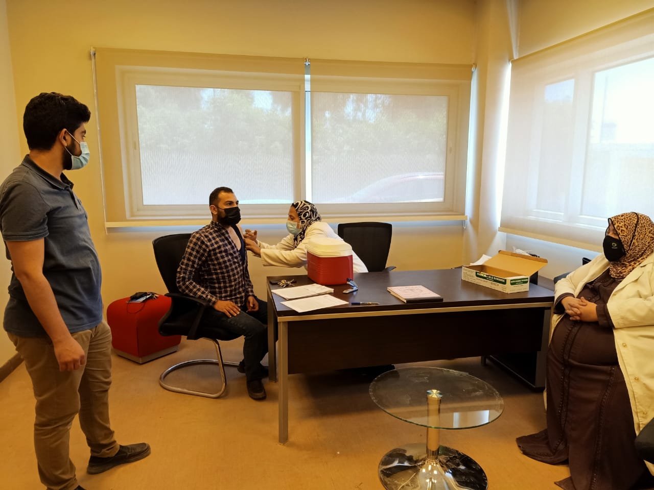 تطعيم مرضى الأورام بمركز القوات المسلحة بالشرقية بلقاح كورنا 03