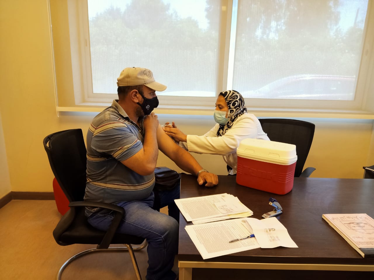 تطعيم مرضى الأورام بمركز القوات المسلحة بالشرقية بلقاح كورنا 04