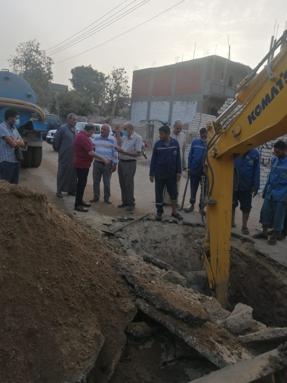 رئيس مياه الفيوم يتفقد شوارع قرية سنهور القبلية