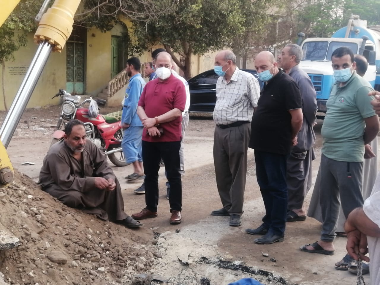 رئيس مياه الفيوم يتفقد شوارع قرية سنهور القبلية
