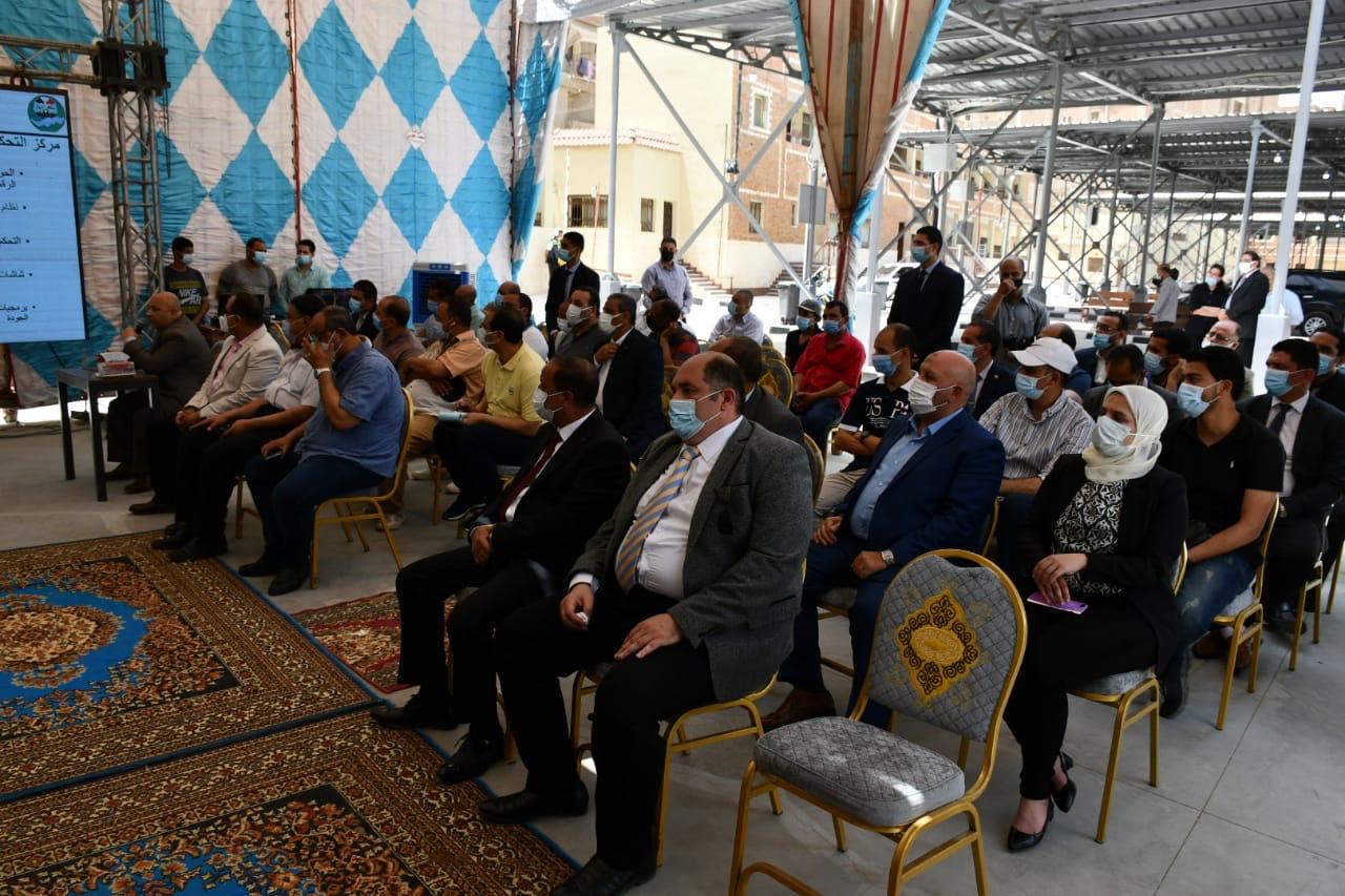 افتتاح أول مجمع مواقف سيارات نموذجي بالفيوم