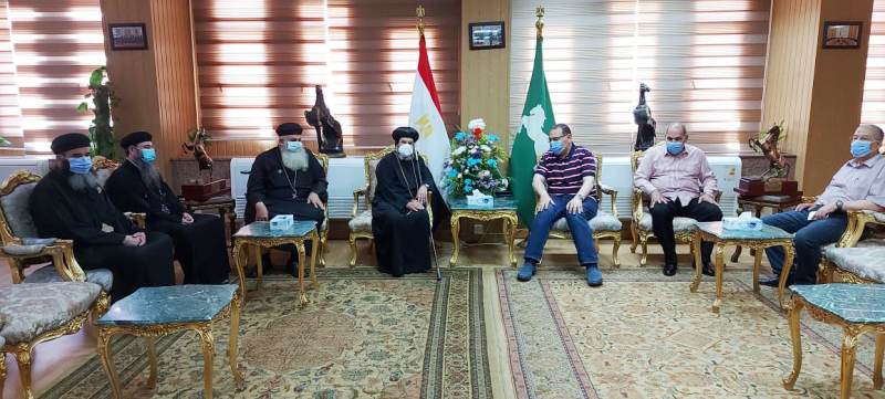 أسقف ميت غمر وبلاد الشرقية والوفد الكنسي المرافق يهنئ محافظ الشرقية بعيد الفطر 01