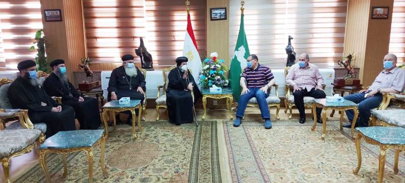 أسقف ميت غمر وبلاد الشرقية والوفد الكنسي المرافق يهنئ محافظ الشرقية بعيد الفطر 03