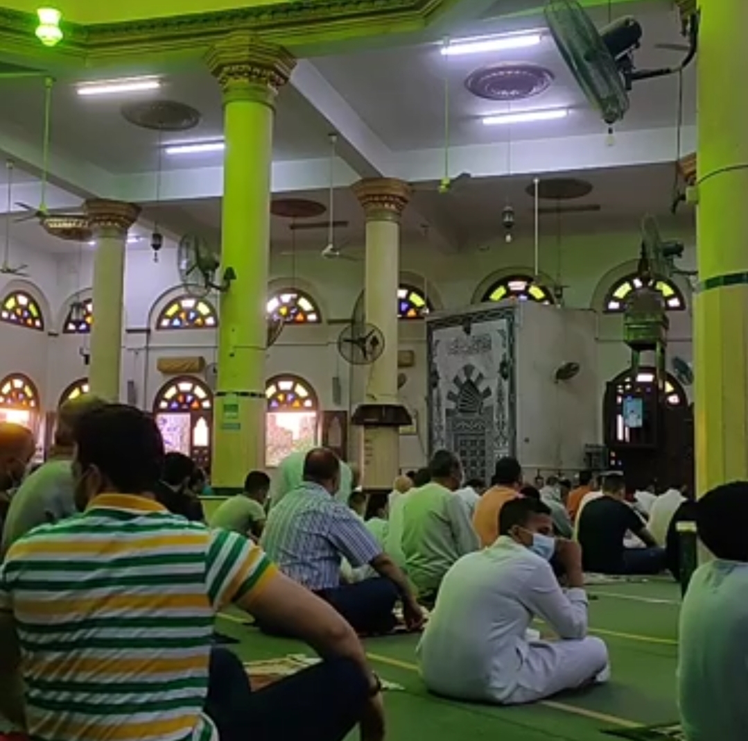 الفيومية يؤدون صلاة عيد الفطر المبارك
