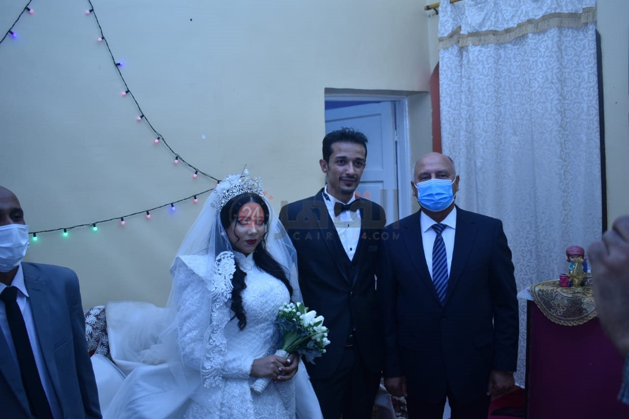 وزير النقل في حفل زفاف ابنة قائد قطار أسوان