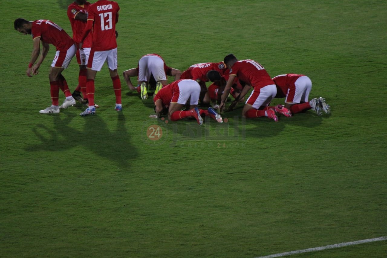 الأهلي وصن داونز 