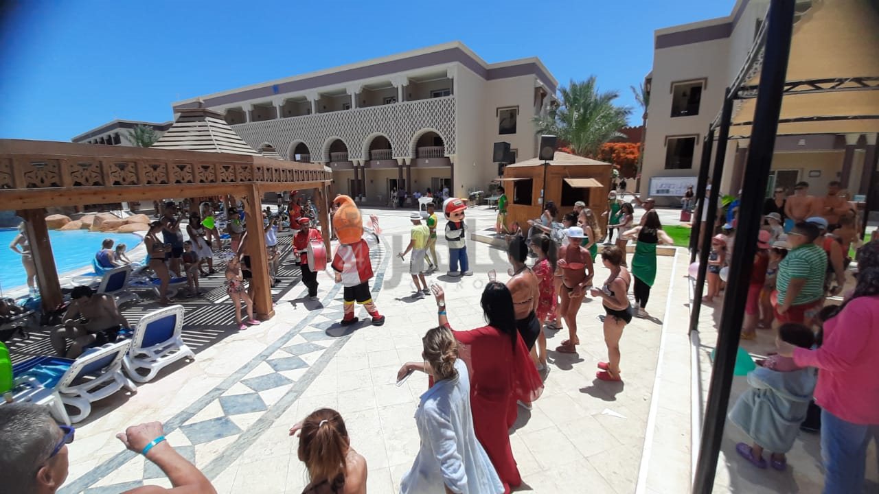 مهرجان البطيخ للسائحين بالغردقة  