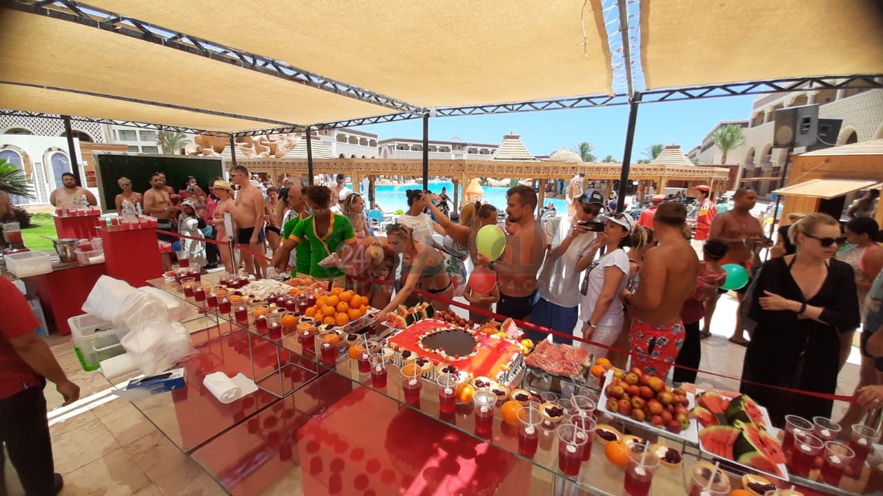 مهرجان البطيخ للسائحين بالغردقة  