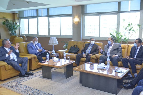 لجنة قطاع الآداب بالأعلى للجامعات  المبنى الخاص بكلية الألسن