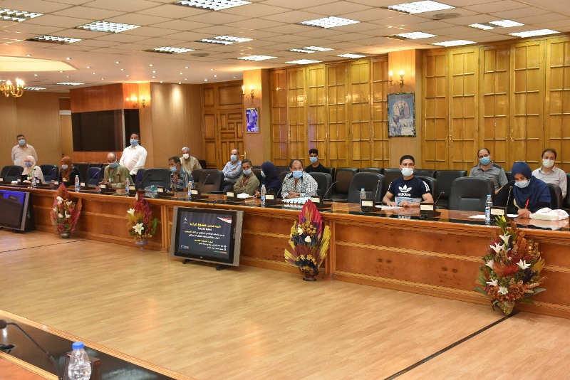 لقاء محافظ الشرقية الأسبوعي بالمواطنين في الديوان العام 04