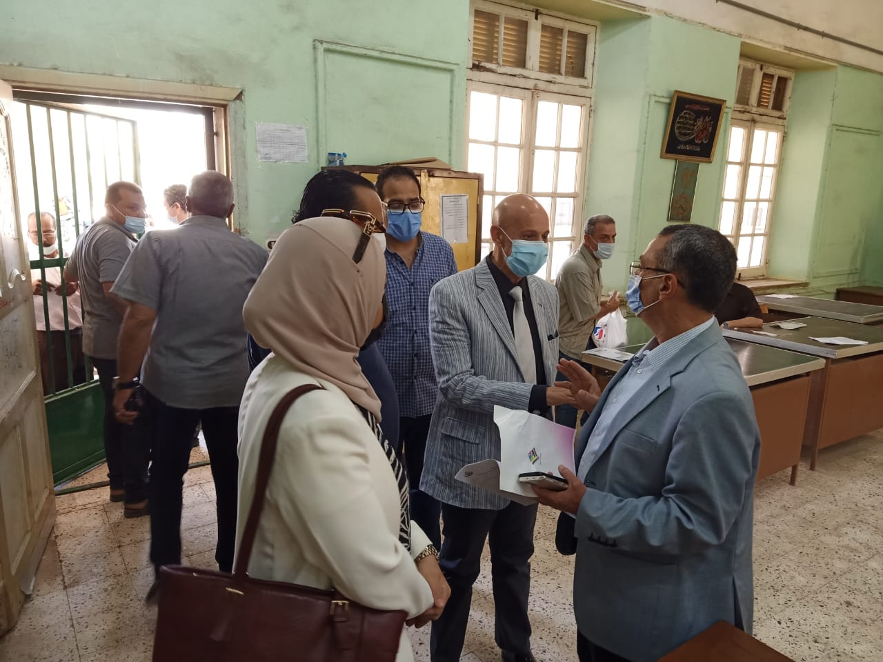 وكيلا وزارتي الصحة والتربية والتعليم يتابعان التطعيم