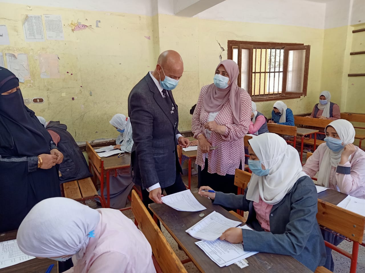 وكيل وزارة الصحة يتابع امتحانات التمريض بالشرقية 01