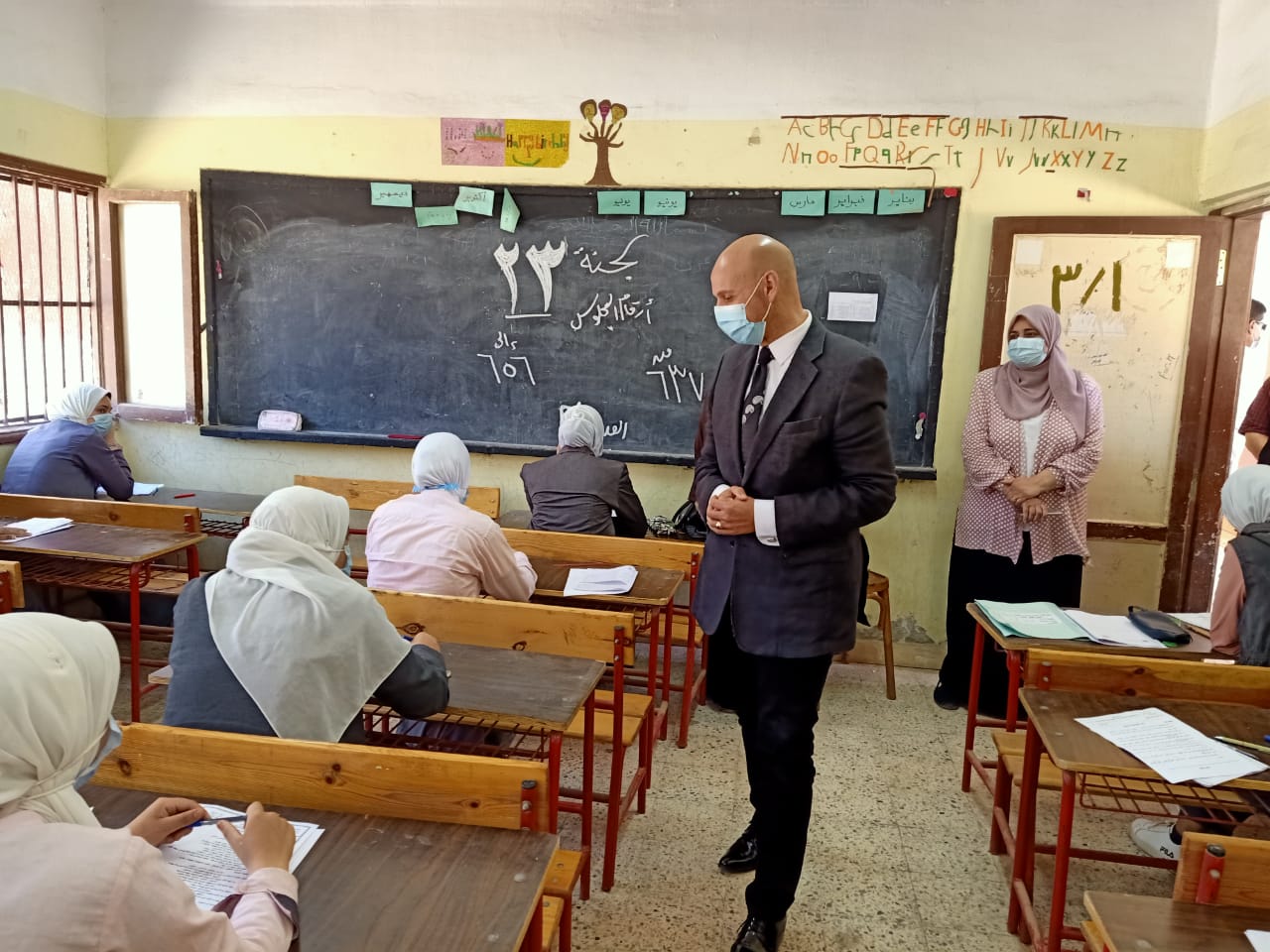 وكيل وزارة الصحة يتابع امتحانات التمريض بالشرقية 05