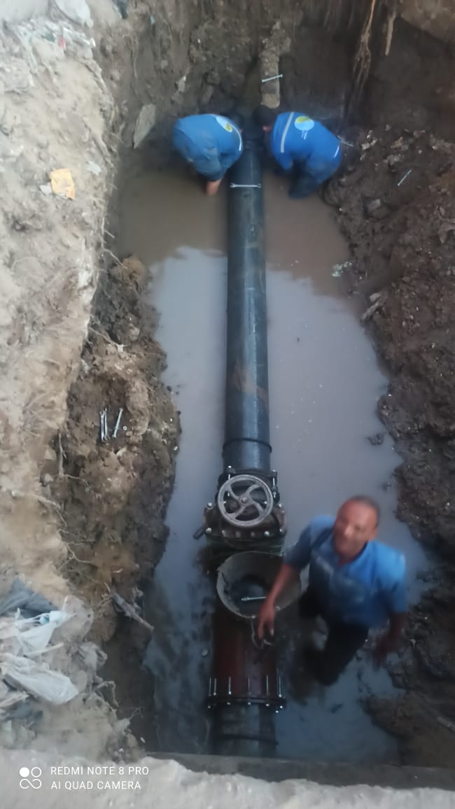 كسر مفاجئ بأحد خطوط مياه الشرب في الفيوم