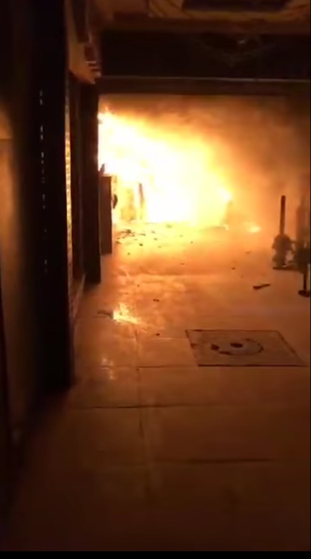 حريق كافيه قصر البارون بالشرقية 1