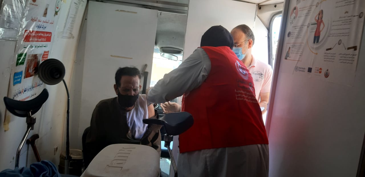 تطعيم كبار السن واصحاب المعاشات بلقاح كورونا بالشرقية 03