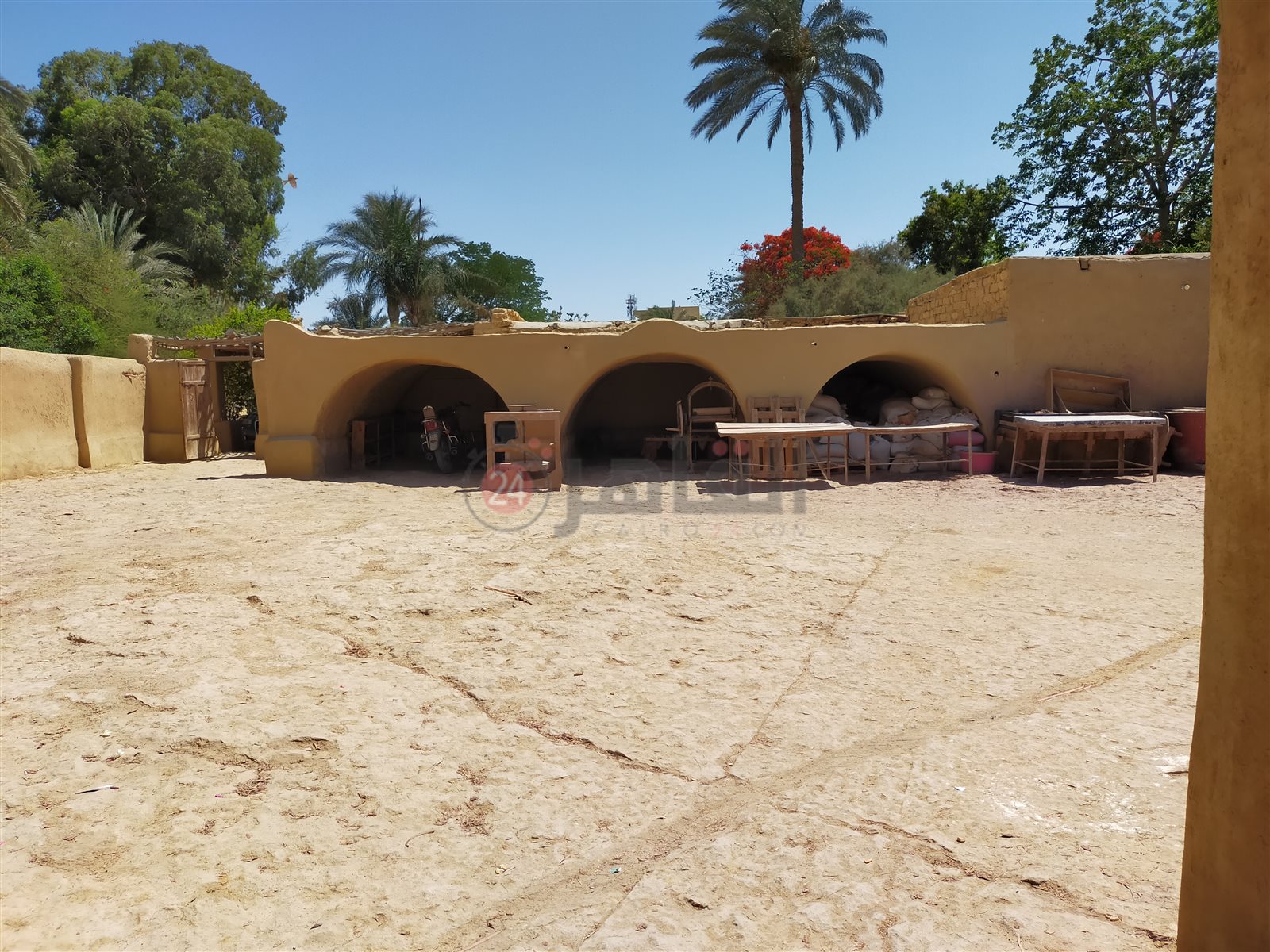 هدوء يسيطر على مدرسة إيفيلين بوريه بعد رحيلها