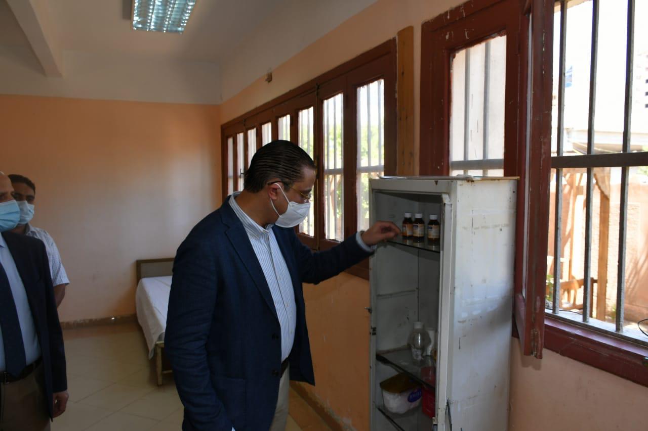 محافظ الفيوم يتفقد لجان الشهادة الاعدادية