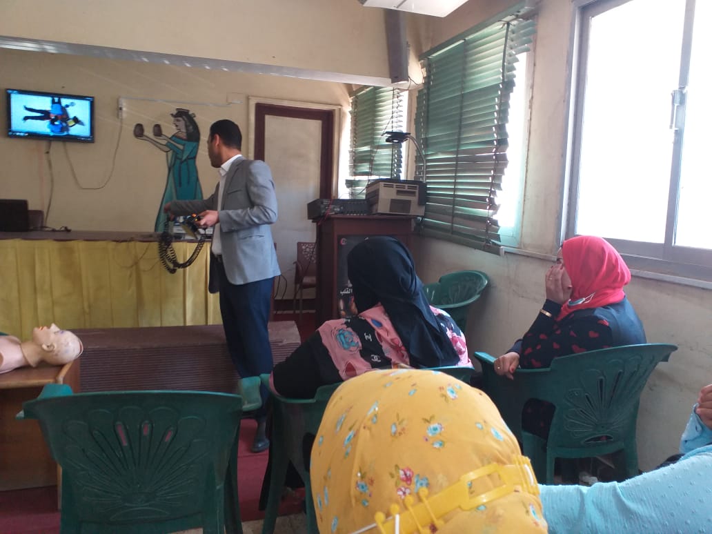 وكيل صحة الفيوم يُدرب مشرفات التمريض على الإنعاش القلبي