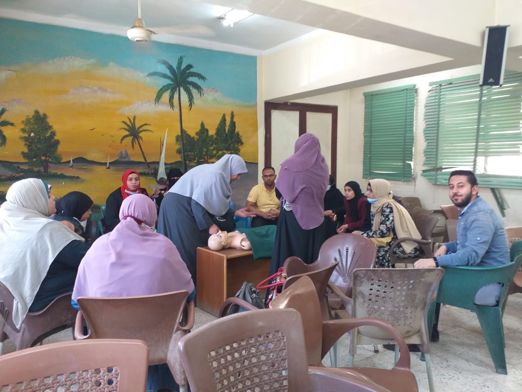 وكيل صحة الفيوم يُدرب مشرفات التمريض على الإنعاش القلبي