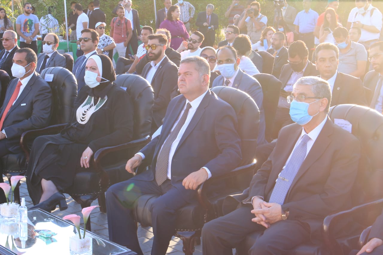 سيارة قطاع الأعمال من شركة النصر7