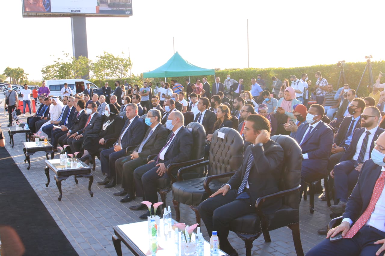 سيارة قطاع الأعمال من شركة النصر5