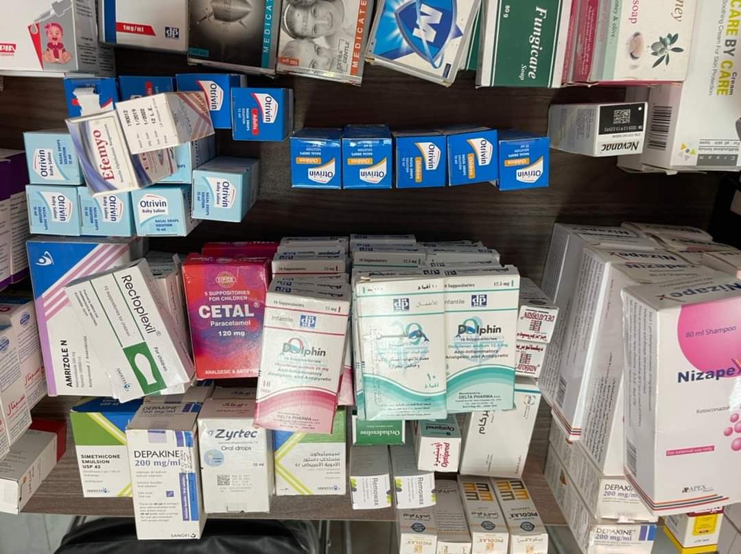 ضبط مكان يديره غير صيدلي ويكشف على المرضى في الفيوم