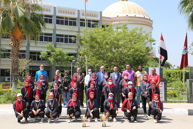 تكريم فريق كلية التربية الرياضية