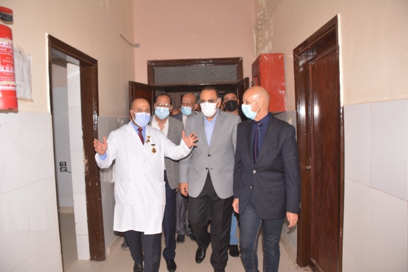 محافظ الشرقية يفتتح قسم الأورام الجديد وقاعة تدريب 1