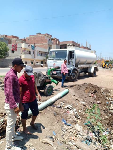 أعمال إصلاح كسر ماسورة المياه المغذية للمستشفى 02