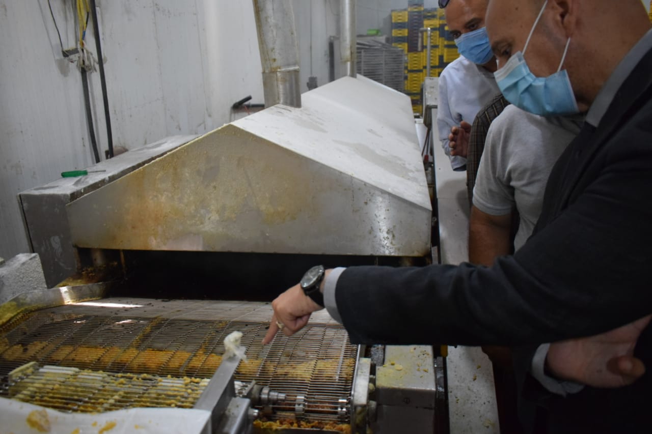 ضبط وإعدام أغذية فاسدة بالعاشر من رمضان 10