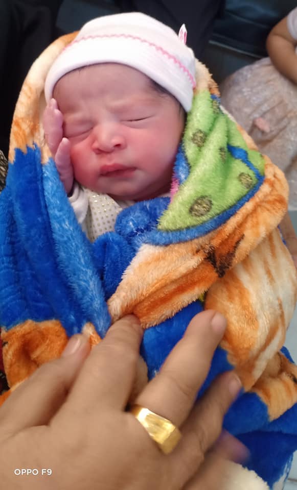 الطفلة فور ولادتها