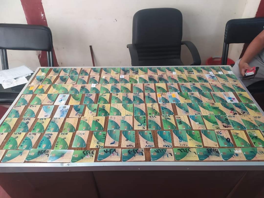 ضبط بطاقات تموينية مُخبأه داخل مخبز بلدي في الفيوم