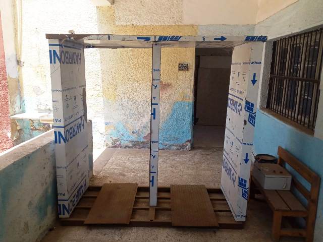 رش وتعقيم اللجان استعدادًا لامتحانات الثانوية العامة بالشرقية 06