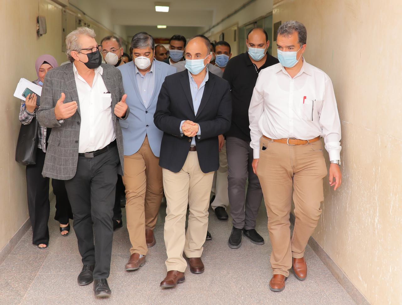 زيارة رئيس الجامعة للمستشفى 1