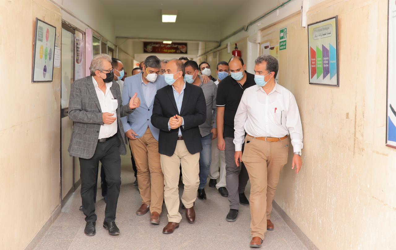 زيارة رئيس الجامعة للمستشفى 4