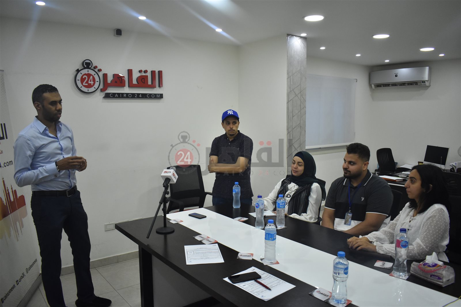 محمود المملوك رئيس تحرير القاهرة 24 ووفد من الطلاب