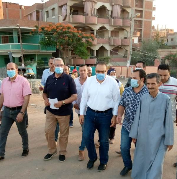 محافظ الشرقية في زيارته لقرية ميت ربيعة