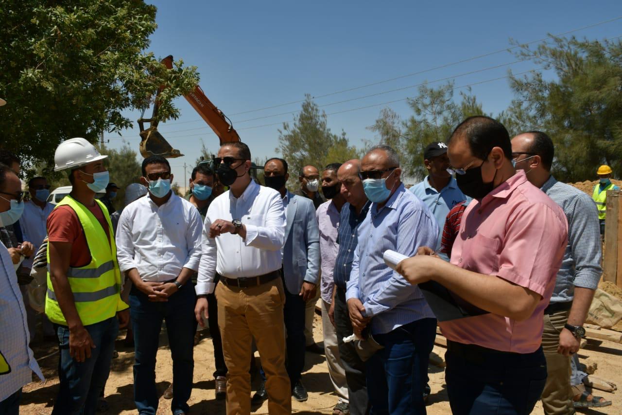 محافظ الفيوم يتفقد أعمال حياة كريمة