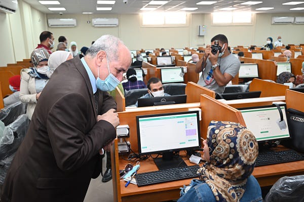 بدء الاختبارات الإلكترونية للقطاع الطبي بجامعة الفيوم