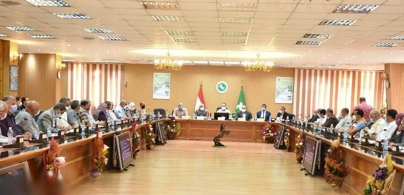 الأجهزة التنفيذية بالشرقية تناقش استعدادات امتحانات الثانوية العامة 01