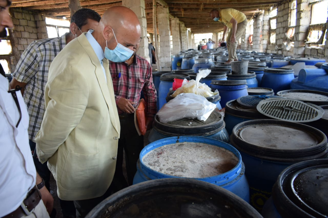 ضبط وإعدام أغذية فاسدة بالشرقية 4