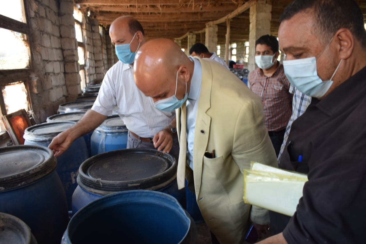 ضبط وإعدام أغذية فاسدة بالشرقية 11